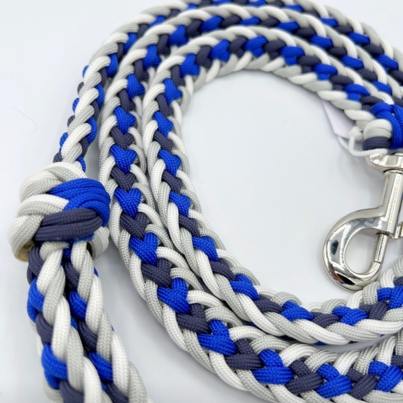 New Handmade Paracord Leash - Picture 2 of 4